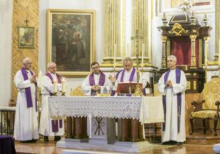 Sant Joan da un emotivo último adiós a su cronista oficial