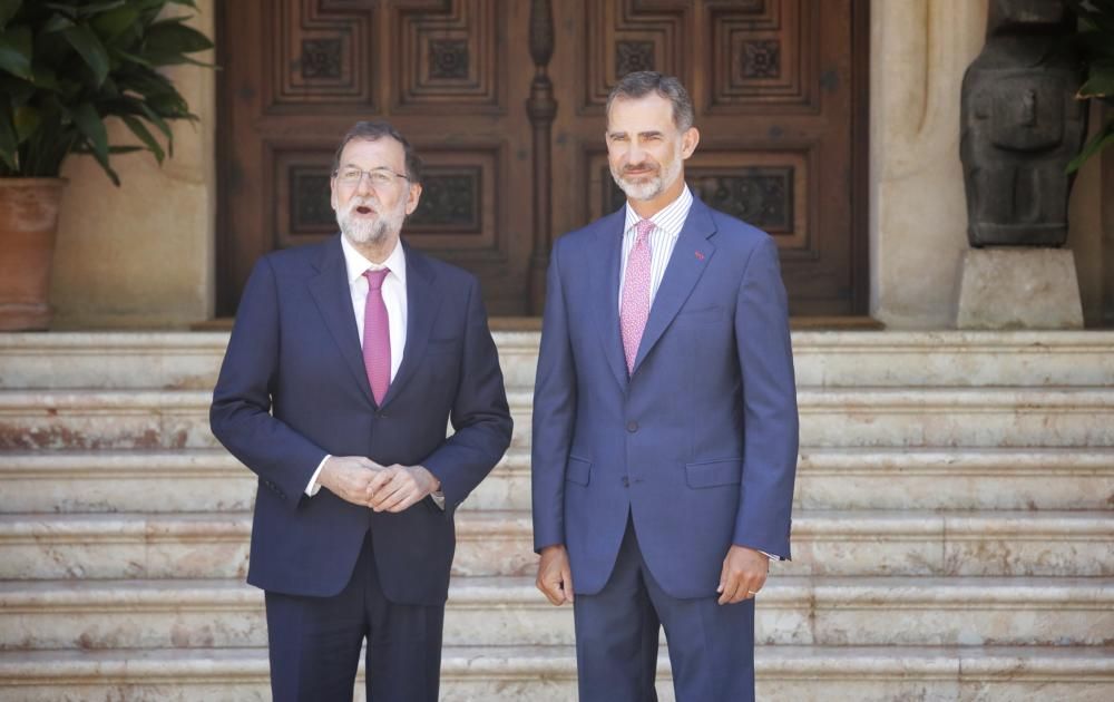 Rajoy despacha con el Rey en Marivent