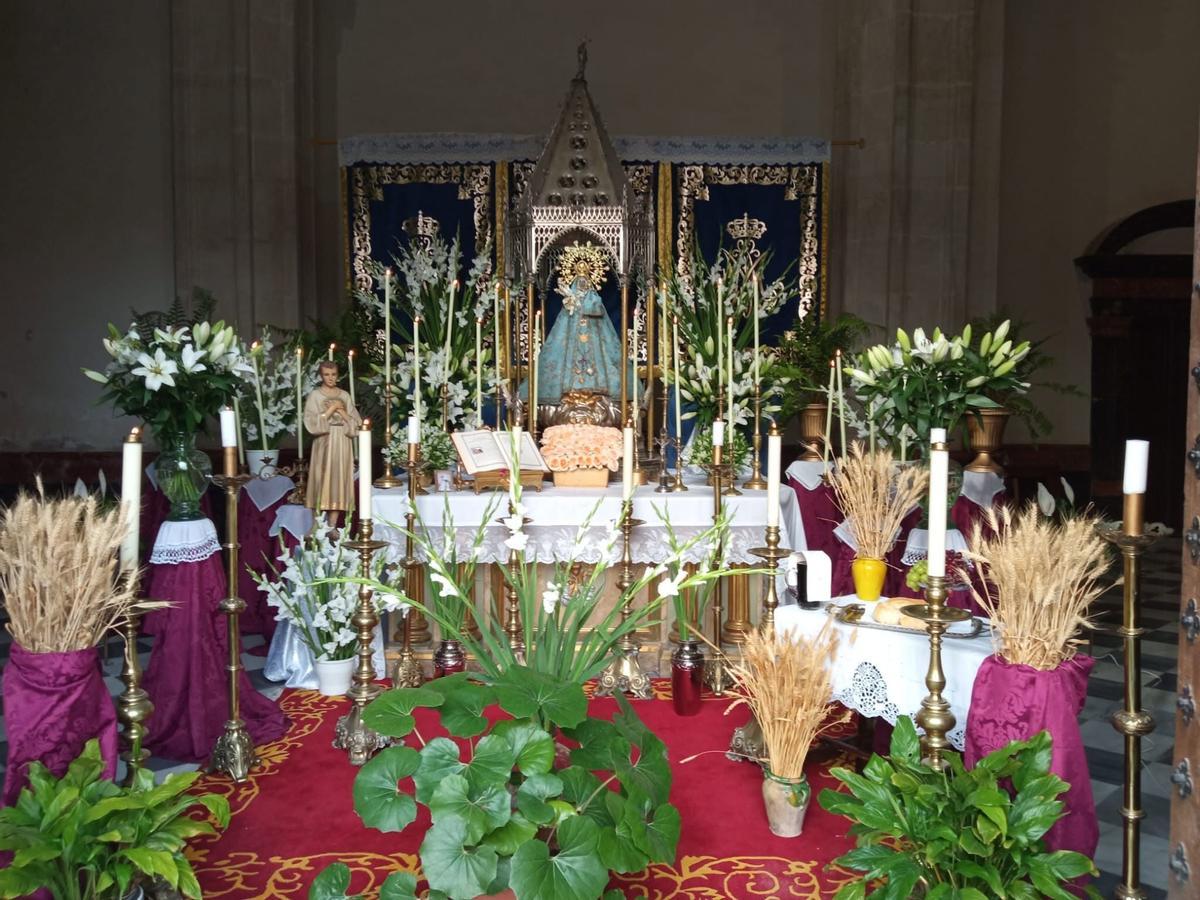 Altar de la Virgen de Monserrate