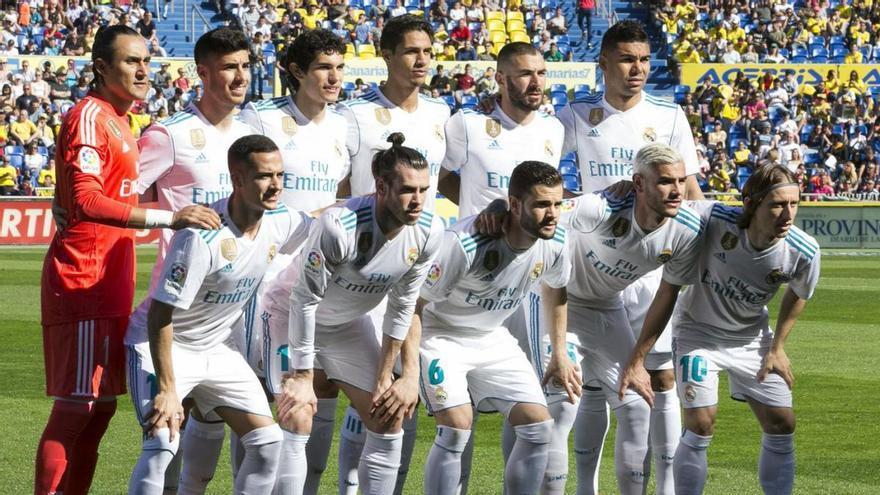 Modric –1ª fila inferior por la derecha–, en la formación inicial del Madrid, en marzo de 2018, en la última visita blanca. | | Q. CURBELO