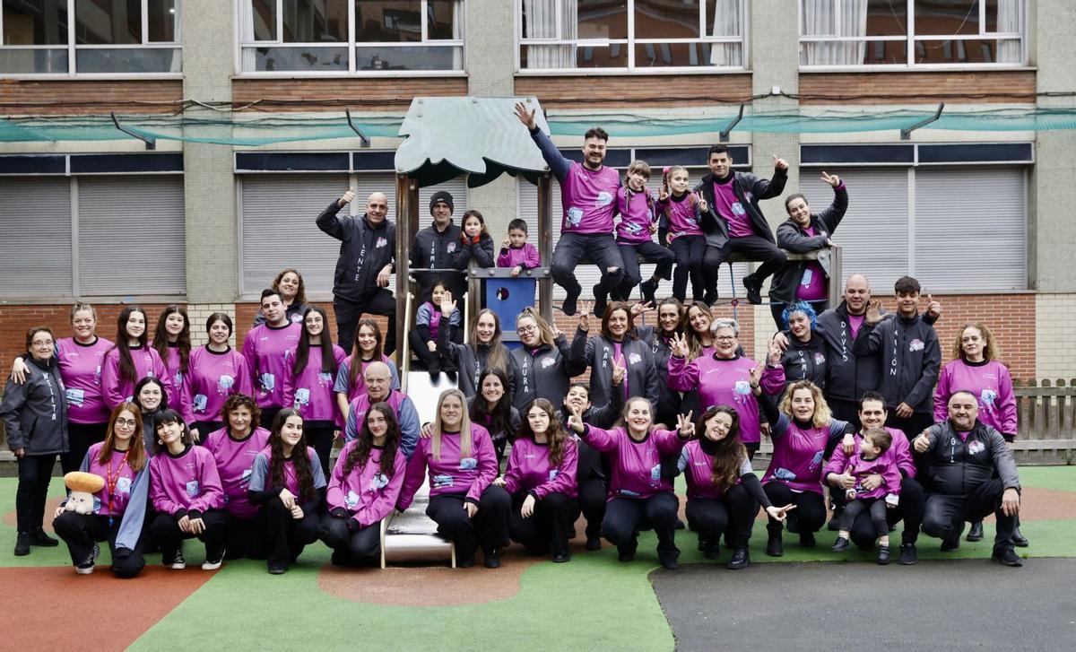 La charanga "Ye lo que hay", en uno de sus ensayos en el colegio Rey Pelayo.