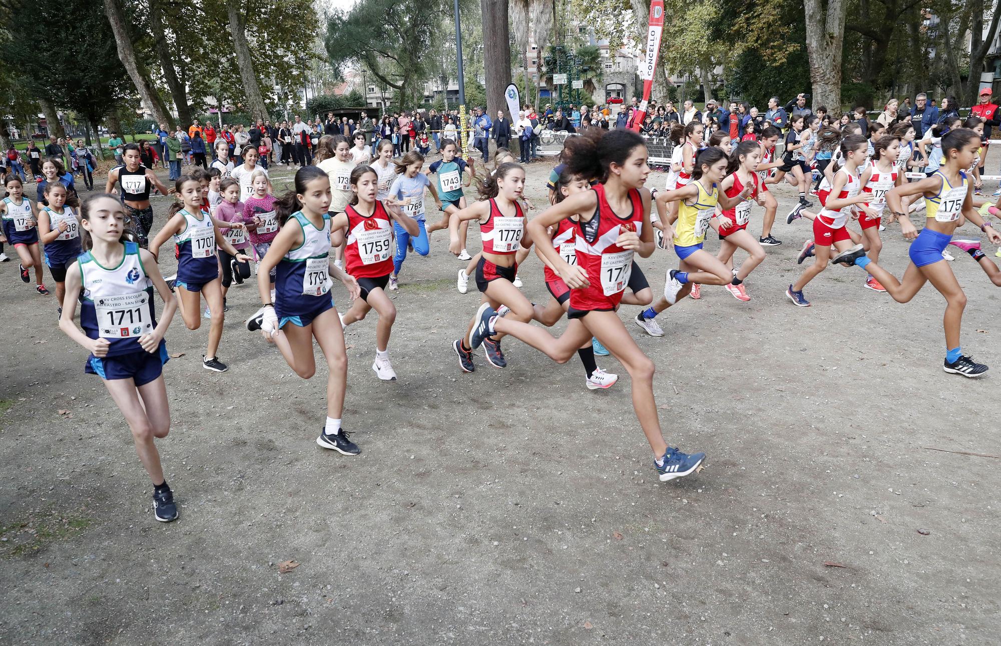 Un millar de jóvenes apuestan por el deporte en el Cross Castro San Miguel