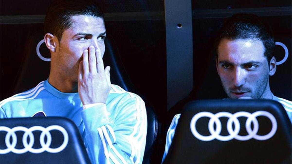 Cristiano Ronaldo y Gonzalo Higuaín con el Real Madrid