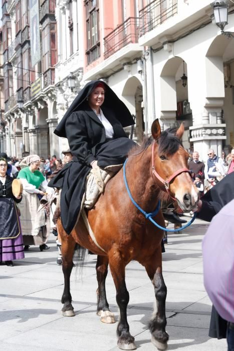 Pregón y desfile de carrozas en las fiestas del Bollo en Avilés