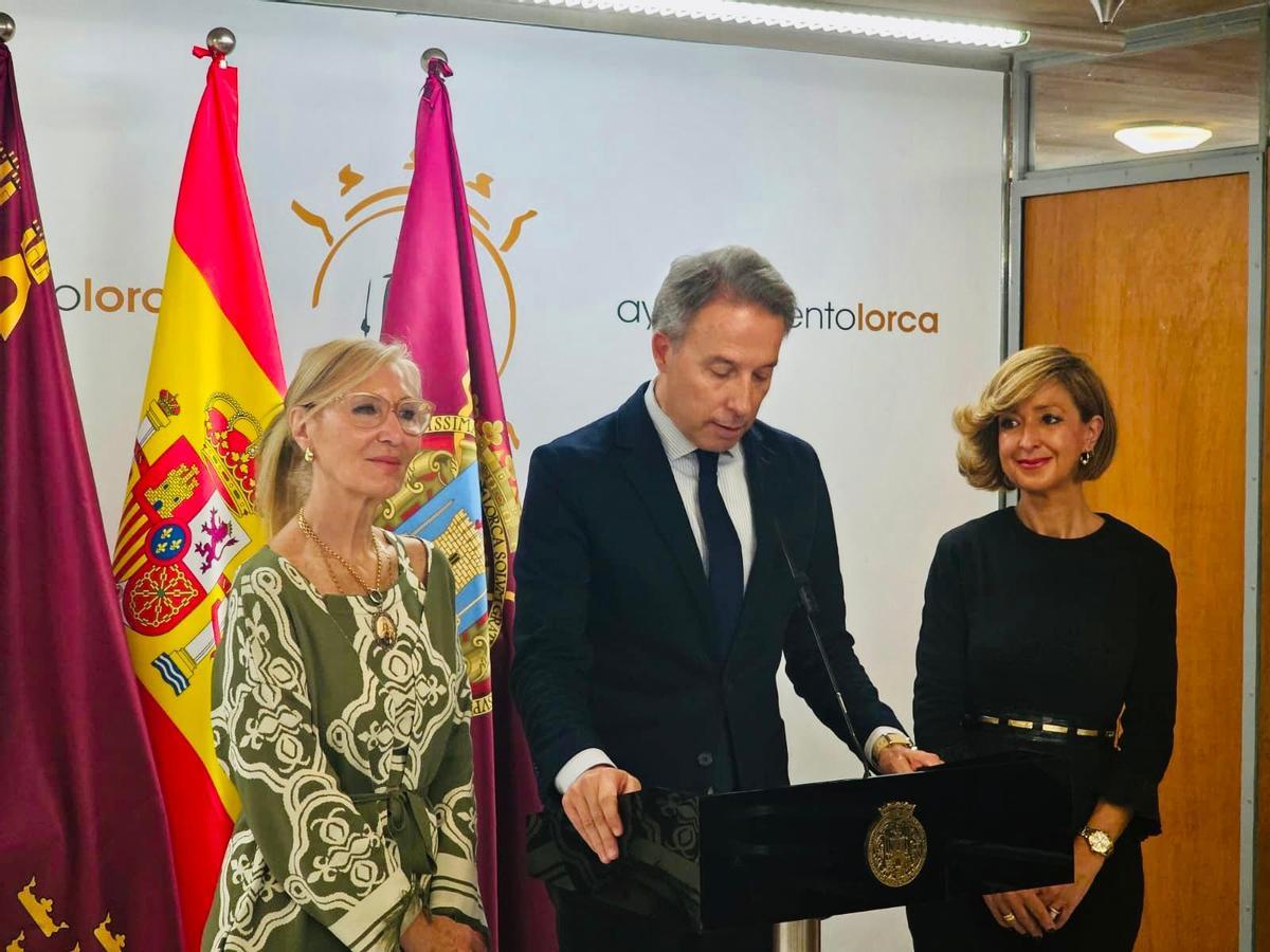 Fulgencio Gil durante la comparecencia en que daba cuenta de los datos del presupuesto municipal para 2026.