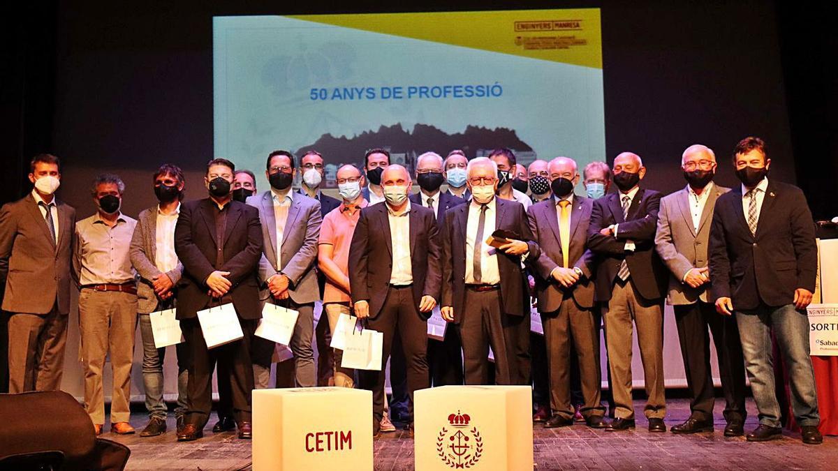 Els enginyers reconeguts pels seus 25 i 50 anys de col·legiació | CATPRESS