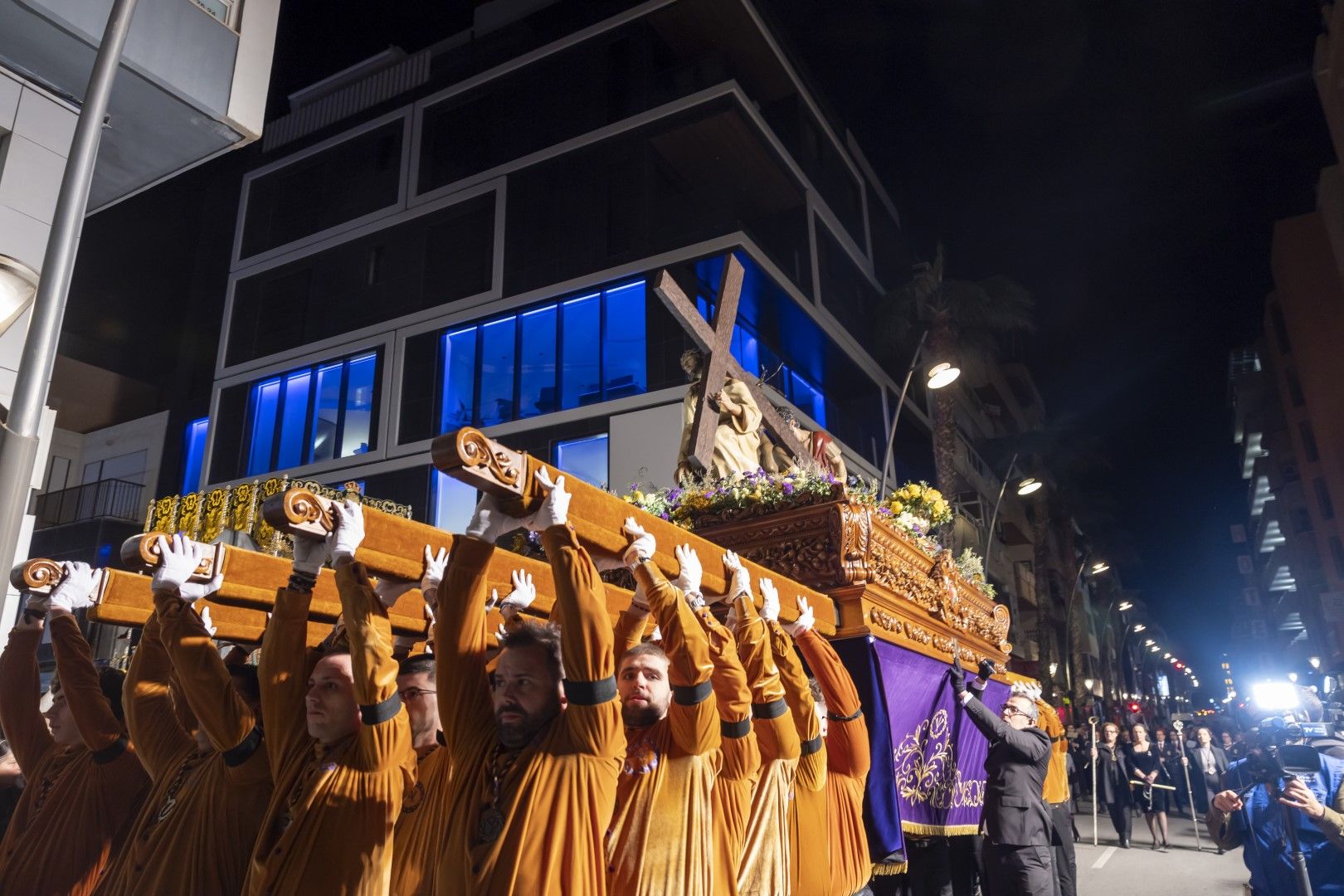 Encuentro de la Vía Dolorosa en Torrevieja del Miércoles Santo con la presencia del obispo José Ignacio Munilla