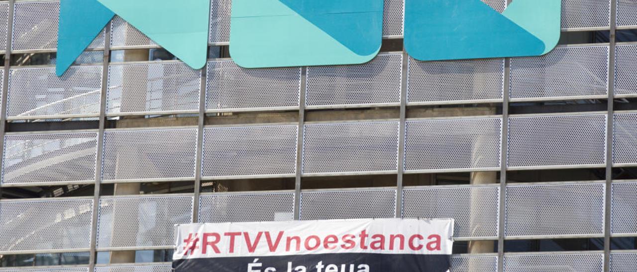 RTVV costó 30,4 millones en sueldos y alquiler de coches y una sede en su primer año sin emitir