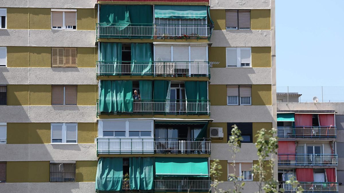 "Vigila los yogures de tu nevera porque parece que tienen vida propia propia": la graciosa queja de una comunidad de vecinos