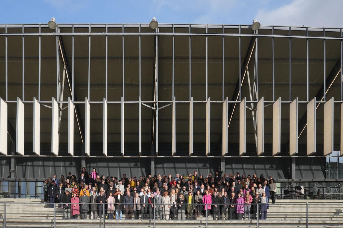 Foto de familia durante la presentación de la Capital Mundial de la Arquitectura Barcelona 2026, en Canòdrom, a 13 de enero de 2026, en Barcelona.