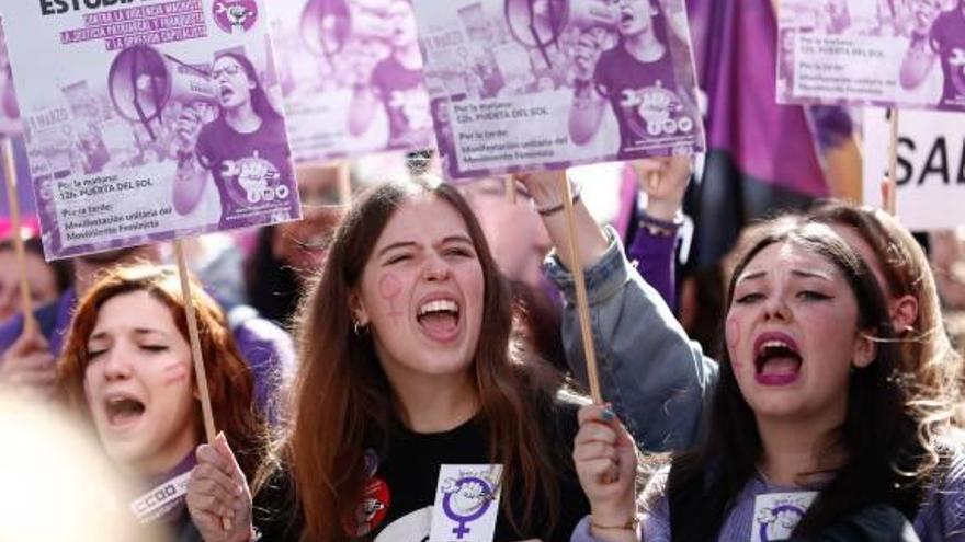 Estudiantes feministas en la marcha del viernes en Madrid.