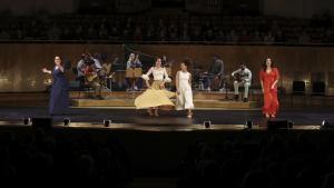 El elenco del espectáculo Gugurumbé, las raíces negras durante su actuación en el Auditorio Nacional de Madrid