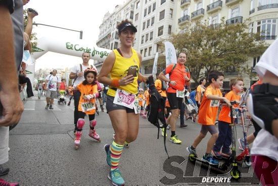 Búscate en la galería de la jornada contra el cáncer en Valencia