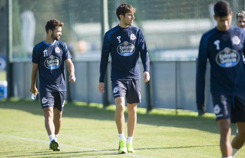 Carles Gil tuvo que abandonar antes de tiempo el entrenamiento. Sidnei y Joselu, también al margen.