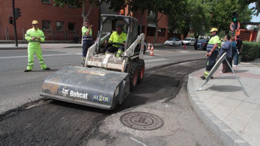 Trabajos de asfaltado en la capital zamorana.