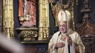El arzobispo de Oviedo denuncia una "invasión programada a toque de corneta" en Ceuta y Melilla