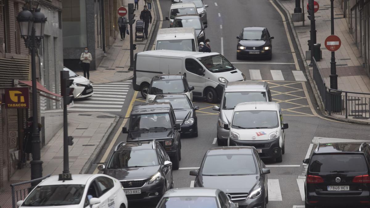 Un atasco en Ciudad Naranco