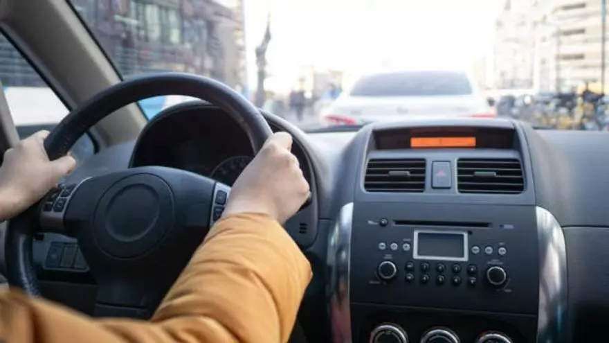Los coches con etiqueta B y C dejarán de circular, pero ¿sabes a partir de cuándo?