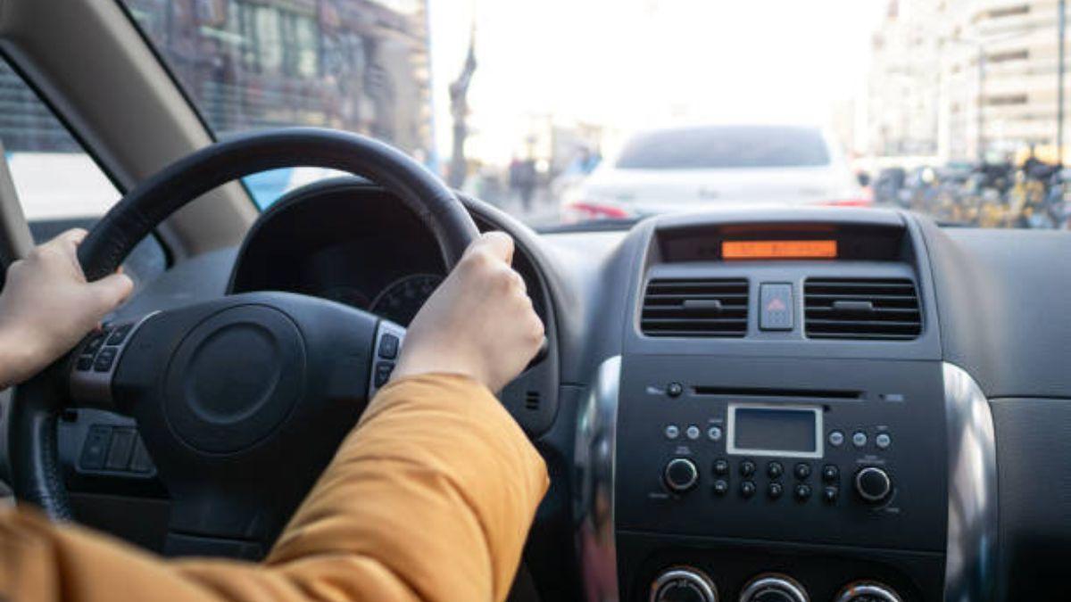 Los coches con etiqueta B y C dejarán de circular, pero ¿sabes a partir de cuándo?