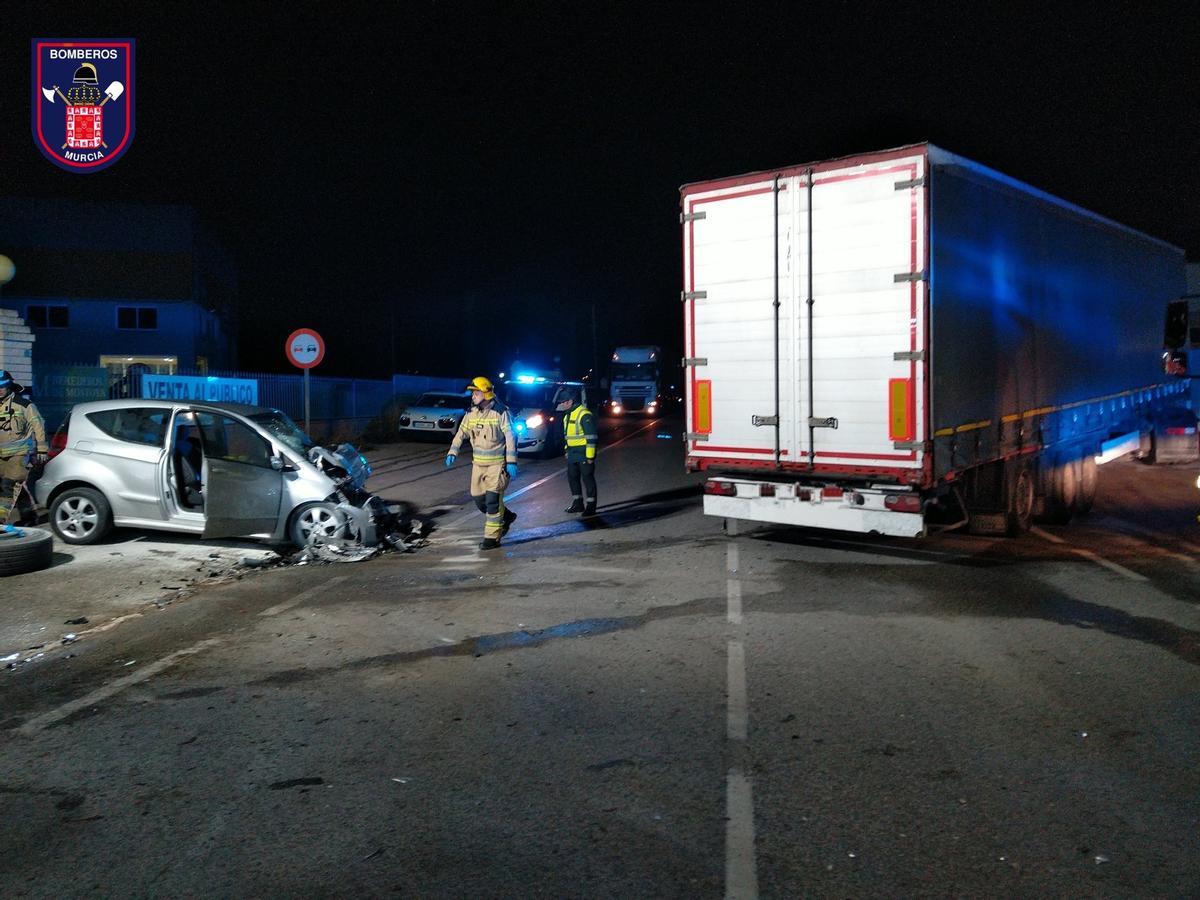 Accidente en Murcia | Muere el conductor de un coche tras chocar con un ...