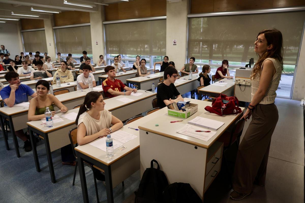 Así está siendo la primera jornada de exámenes PAU en València