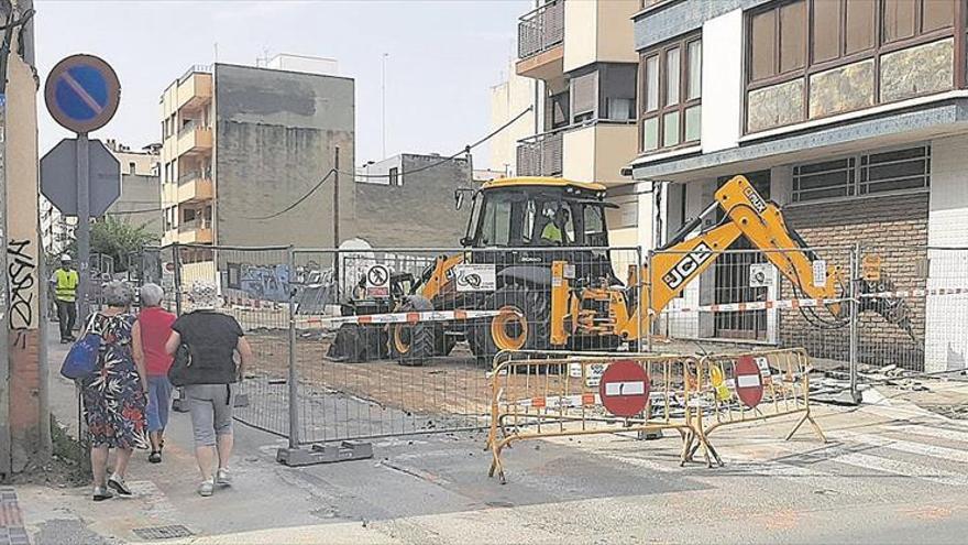 Urbanizan la calle Valencia tras una década de trámites