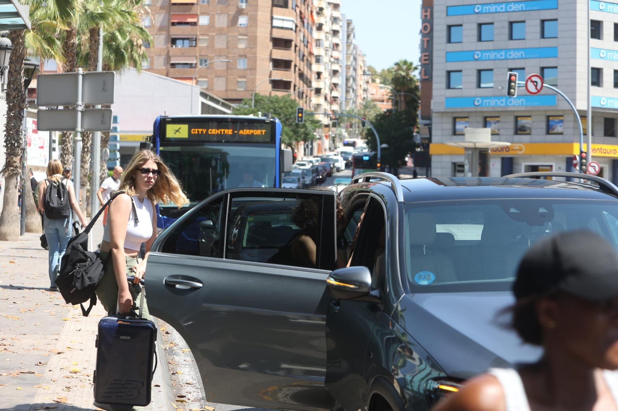 Continúa el colapso en Alicante: interminables atascos en las principales calles de la ciudad