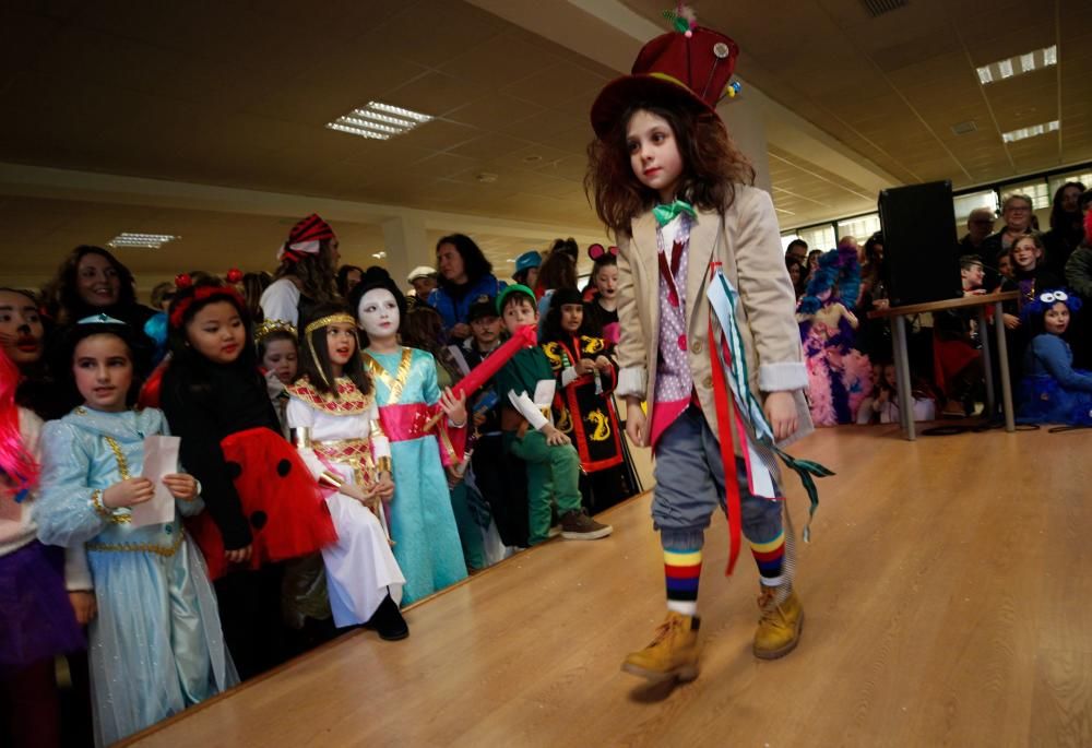 Concurso de carnaval en el Centro Social de La Corredoria