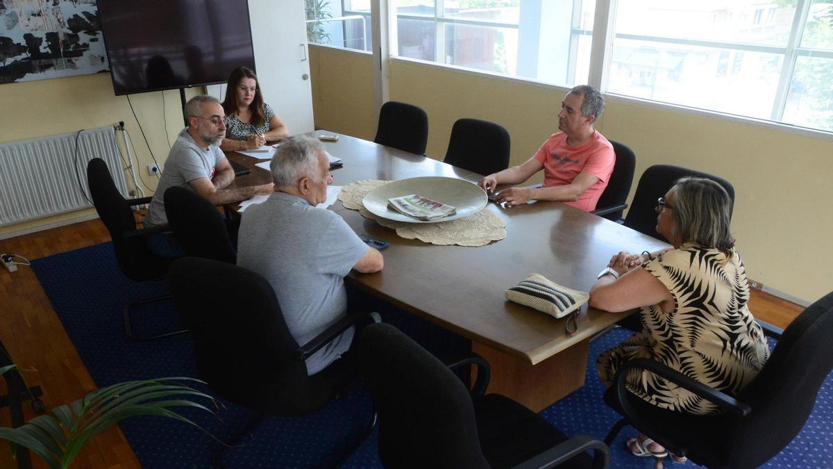 Un momento de la reunión de la junta de portavoces de Cangas por la actualización catastral.