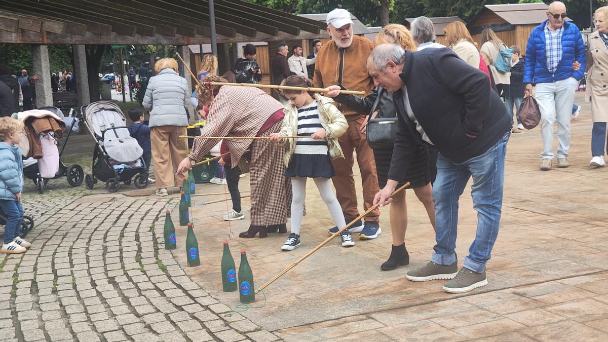 Juegos tradicionales en el parque Jovellanos