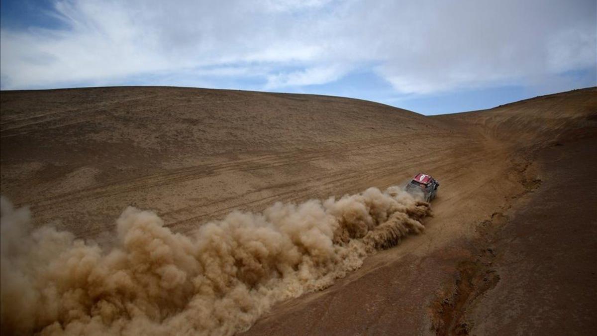 La quinta etapa del Dakar se retrasa dos horas por niebla