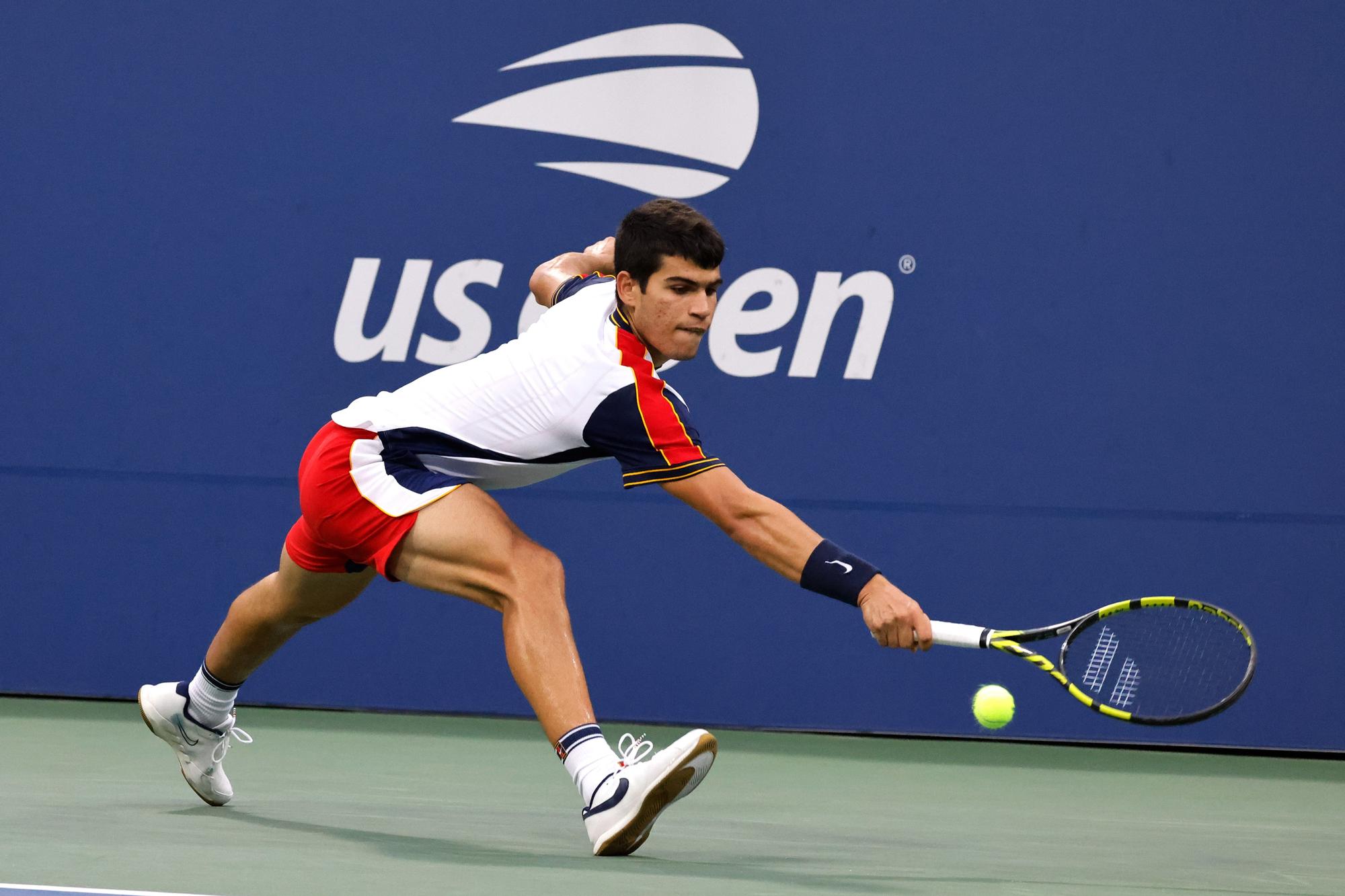 Carlos Alcaraz pasa a cuartos en el US Open