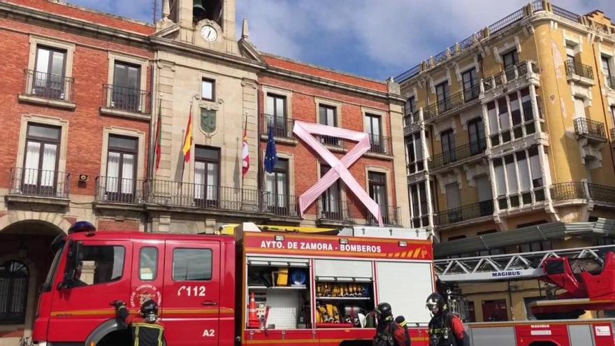 Espectacular simulacro de incendio en el Ayuntamiento de Zamora