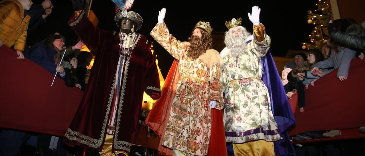 Baltasar, Gaspar y Melchor desfilarán en cabalgata y serán recibidos por las autoridades de Vila-real en el ayuntamiento.