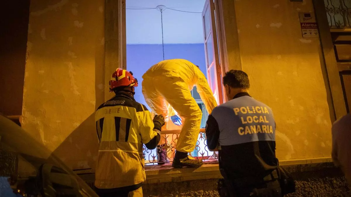 Rescate de animales abandonados en una casa de Santa Cruz