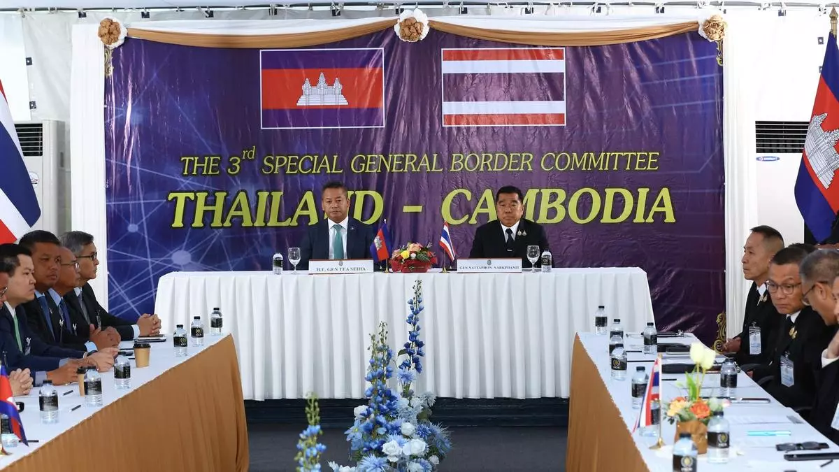 Tailandia y Camboya pactan un alto el fuego inmediato tras tres semanas de feroces enfrentamientos