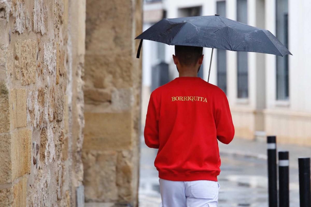 "La Borriquita," imagenes entrañables de una salida frustrada