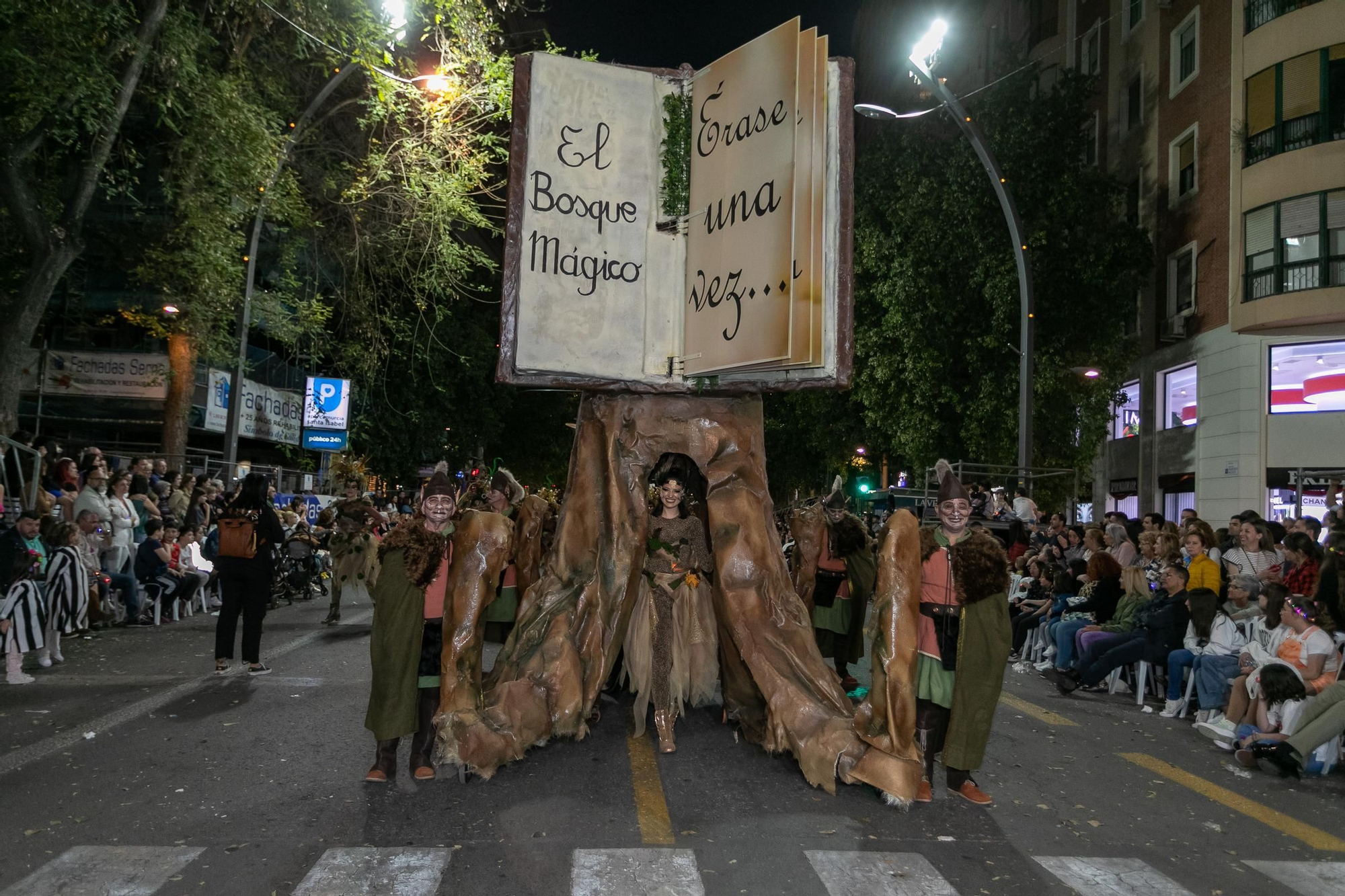 Las mejores imágenes del desfile y la lectura del Testamento de la Sardina