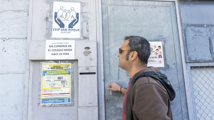Los padres dejan de ser conserjes en el colegio San Roque de Alicante