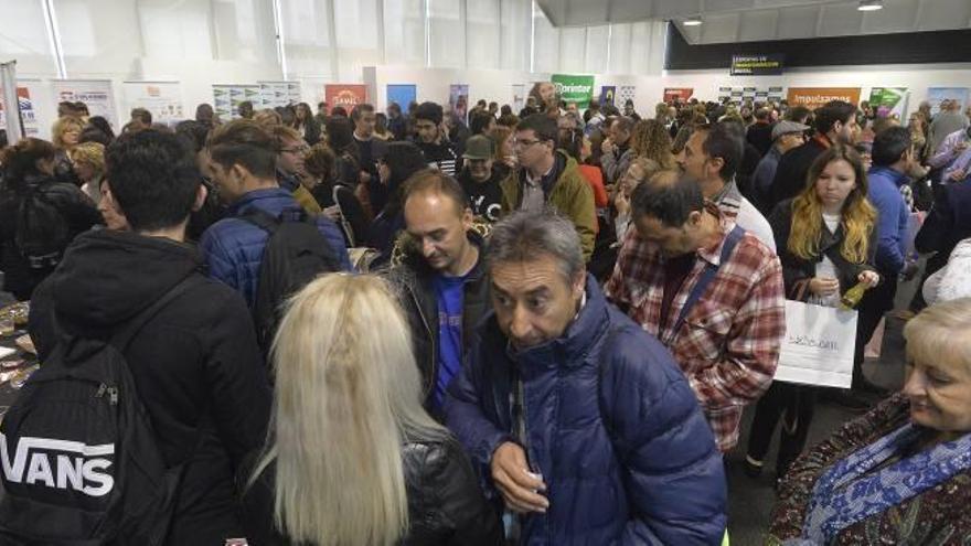 Asistentes y empresarios del foro digital en el Centro de Congresos.