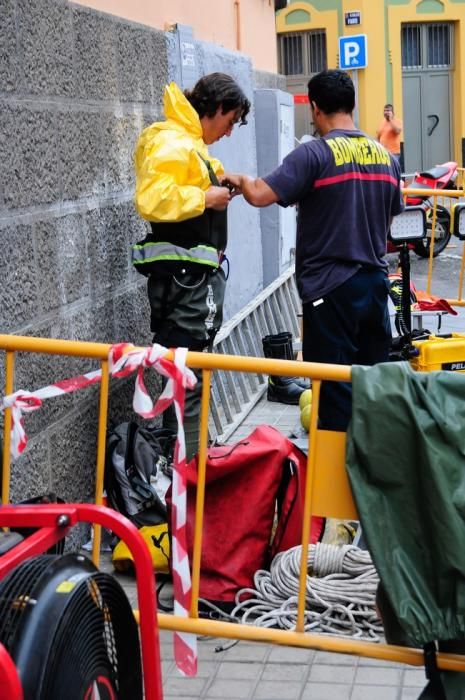 Efectivos de los Bomberos de Las Palmas de Gran ...