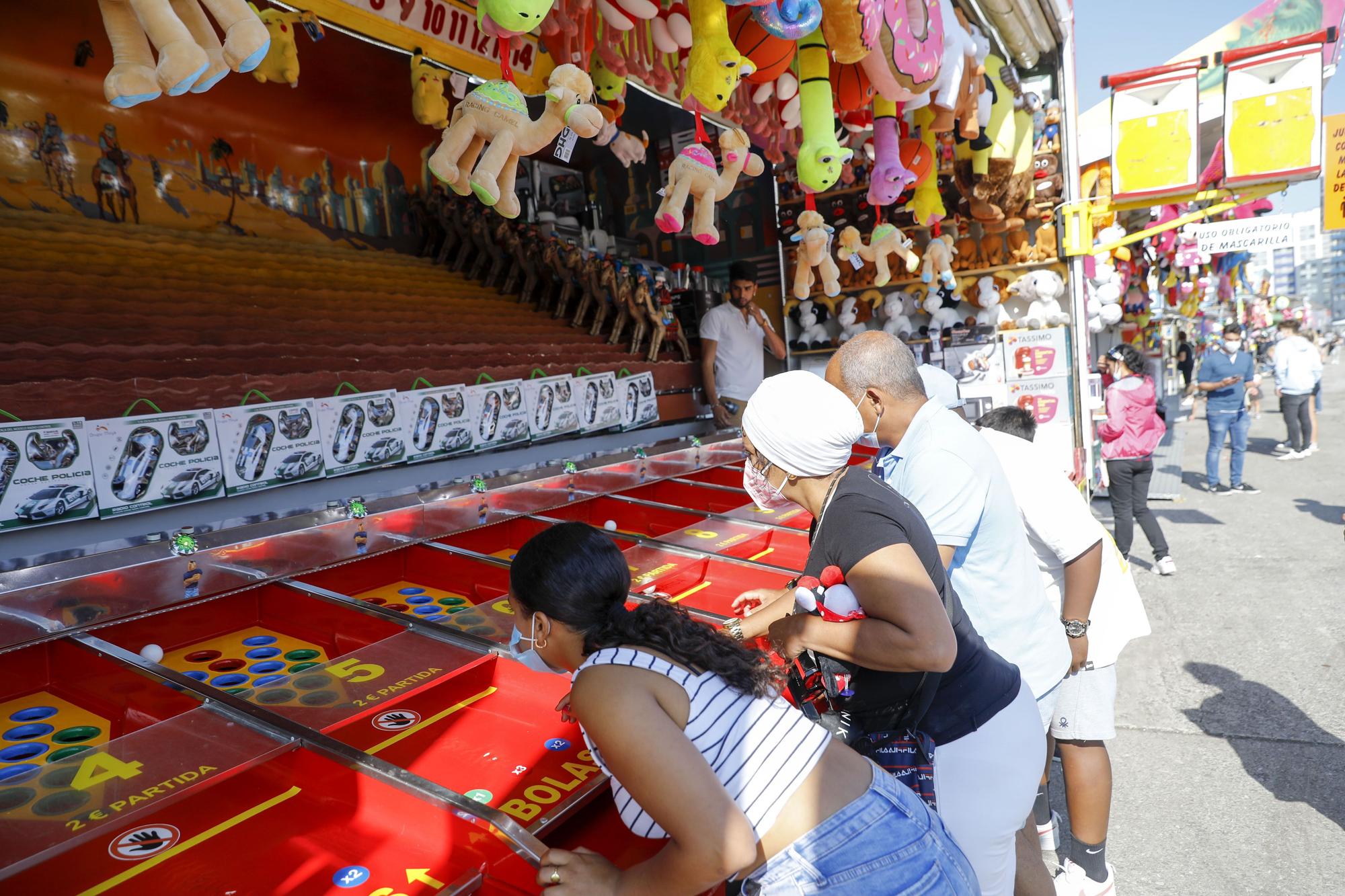 Arranca la diversión en las atracciones de Naval Gijón