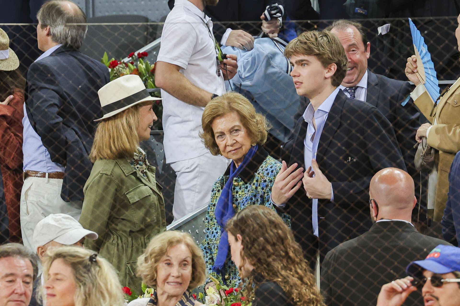 Miguel Urdangarín junto a la infanta Cristina y la reina Sofía durante el mes de mayo.