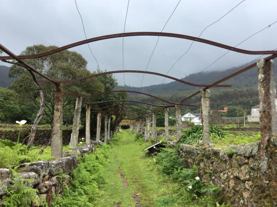 Conoce los secretos del monasterio de Oia. // M. Clavero