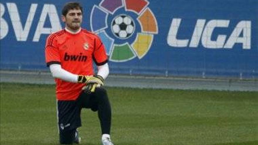 Iker Casillas ya se entrena con sus compañeros