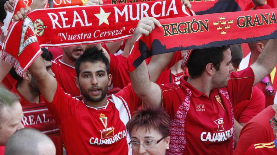 Un grupo de aficionados, en la manifestación del 6 de agosto.