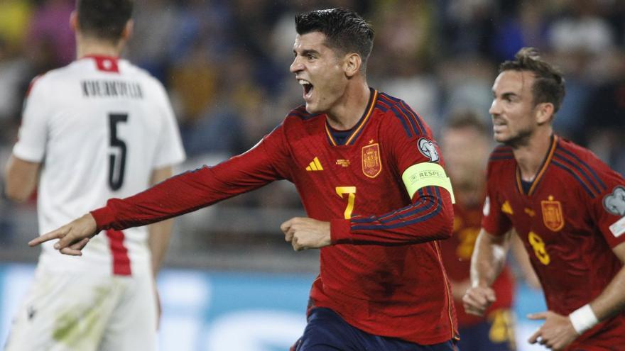 Morata, capitán de la selección española, celebra un gol anotado contra Georgia en la última ventana internacional. |  // DAVID MDZINARISHVILI/ EFE