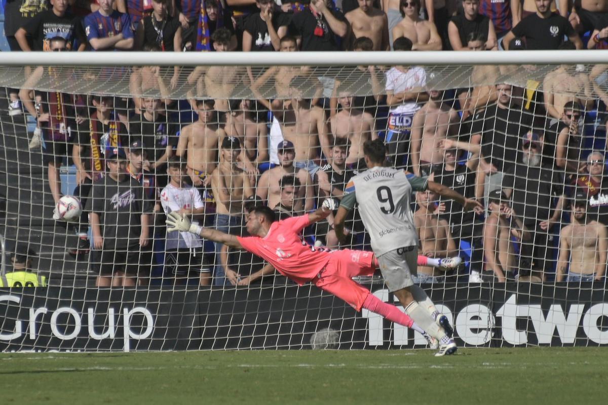 Eldense-Castellón: El Eldense sale malherido del vendaval (2-3)