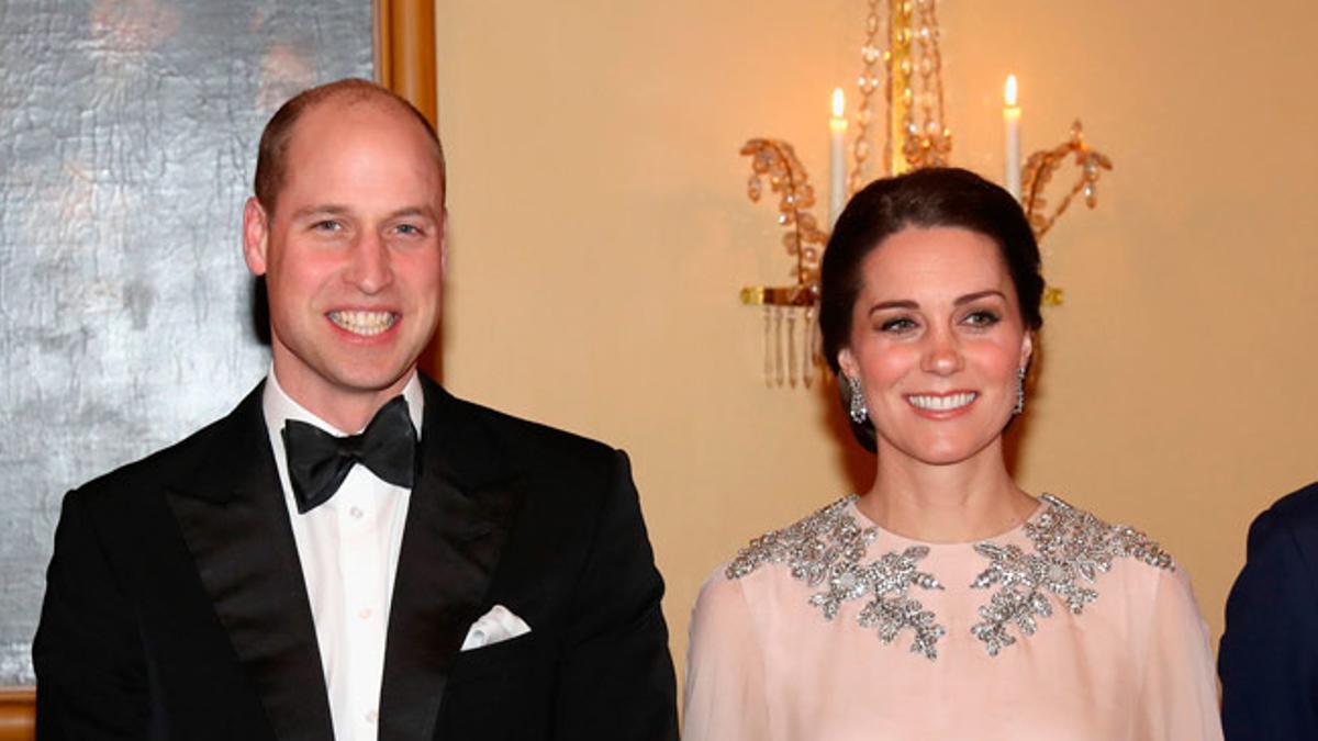 El príncipe Guillermo y Kate Middleton con vestido de Alexander McQueen