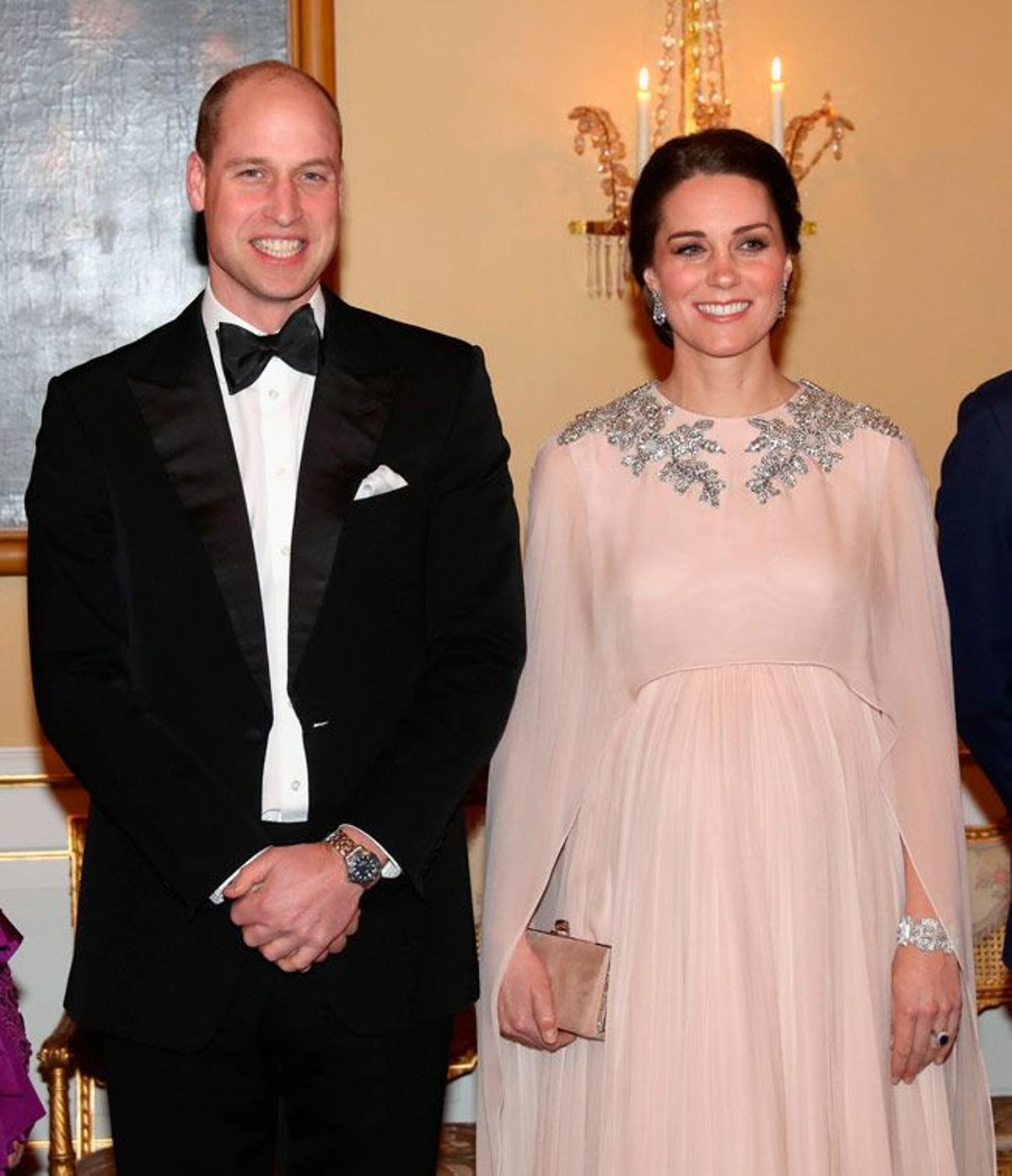 El príncipe Guillermo y Kate Middleton con vestido de Alexander McQueen